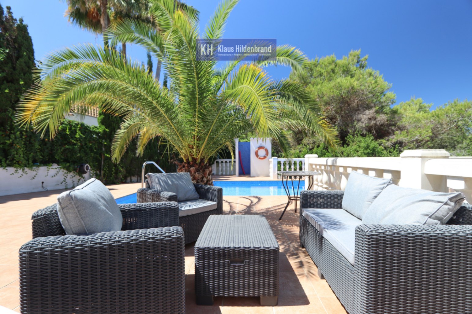 Villa with swimming pool and great potential in Balcón al Mar