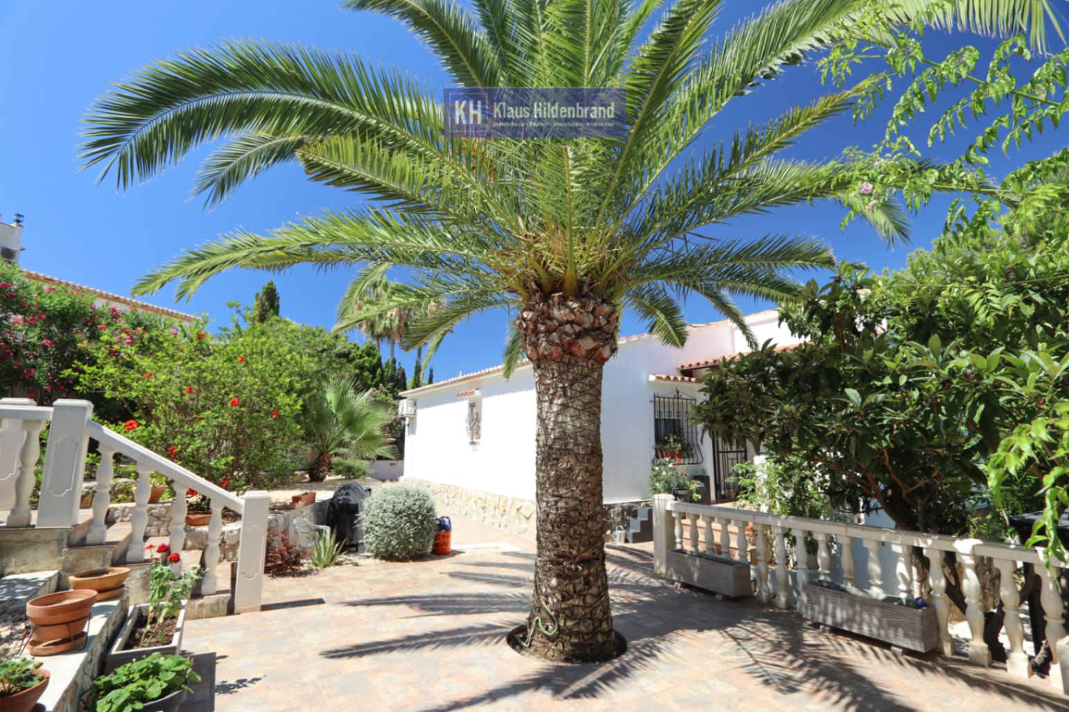 Villa with swimming pool and great potential in Balcón al Mar
