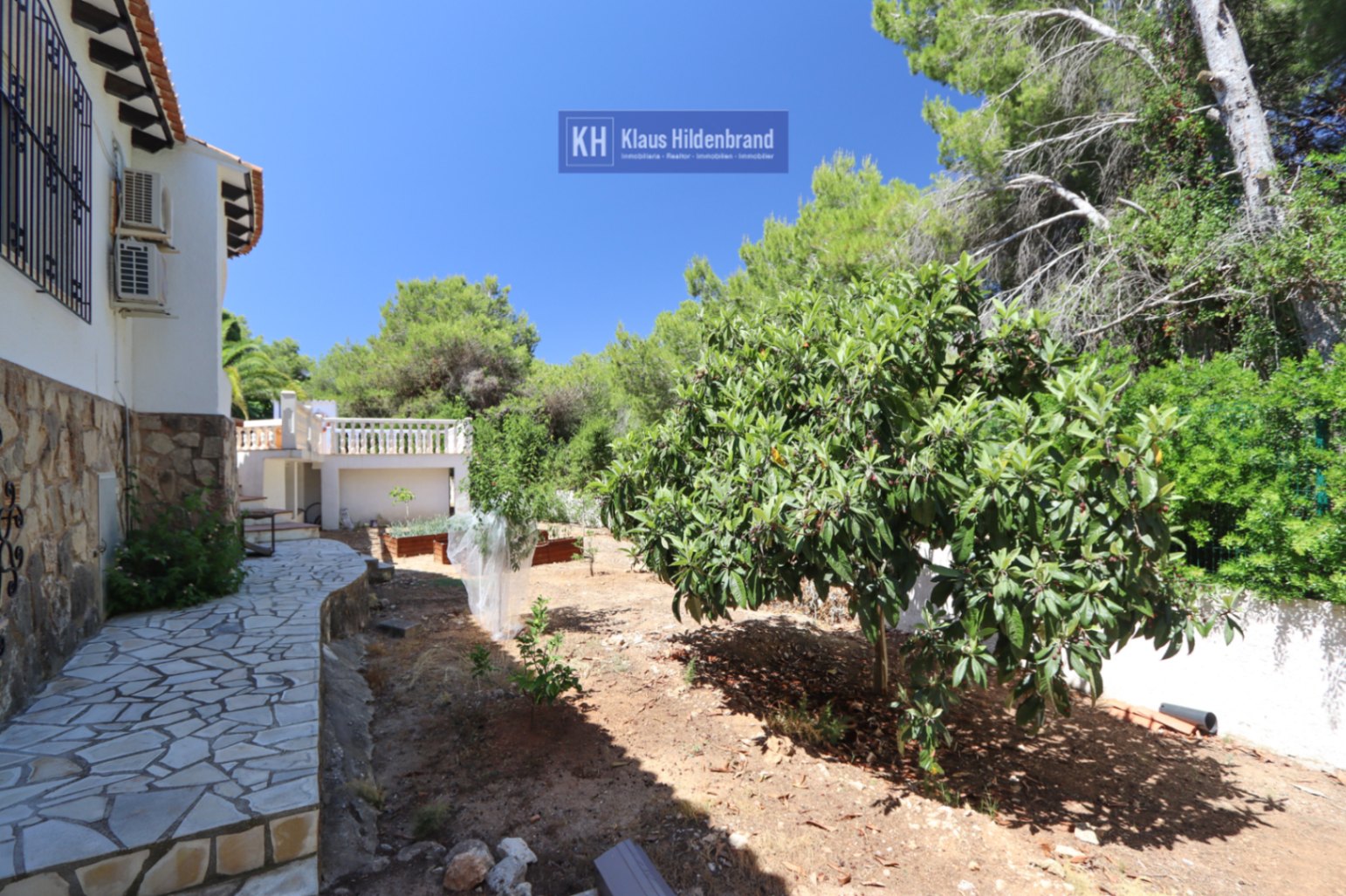 Villa with swimming pool and great potential in Balcón al Mar