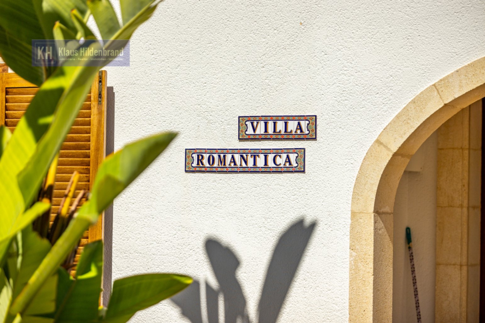 Mediterranean Villa in Adsubia with Lush Garden and Private Pool