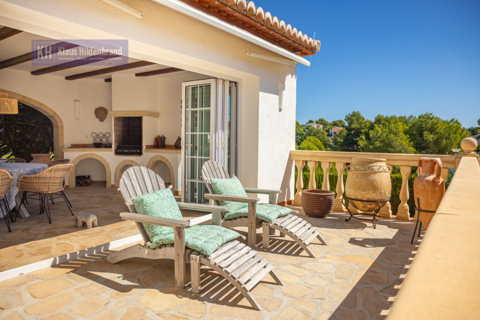 Mediterranean Villa in Adsubia with Lush Garden and Private Pool