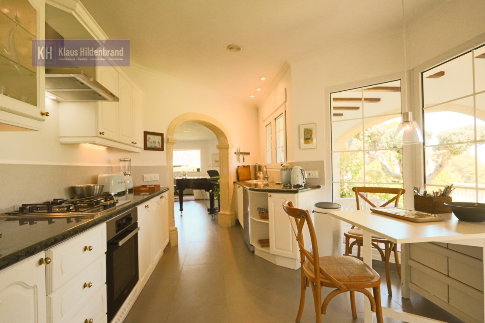 Mediterranean Villa in Adsubia with Lush Garden and Private Pool