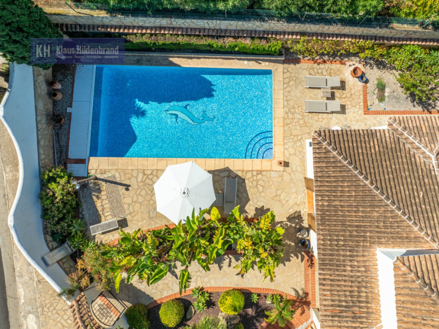 Mediterranean Villa in Adsubia with Lush Garden and Private Pool