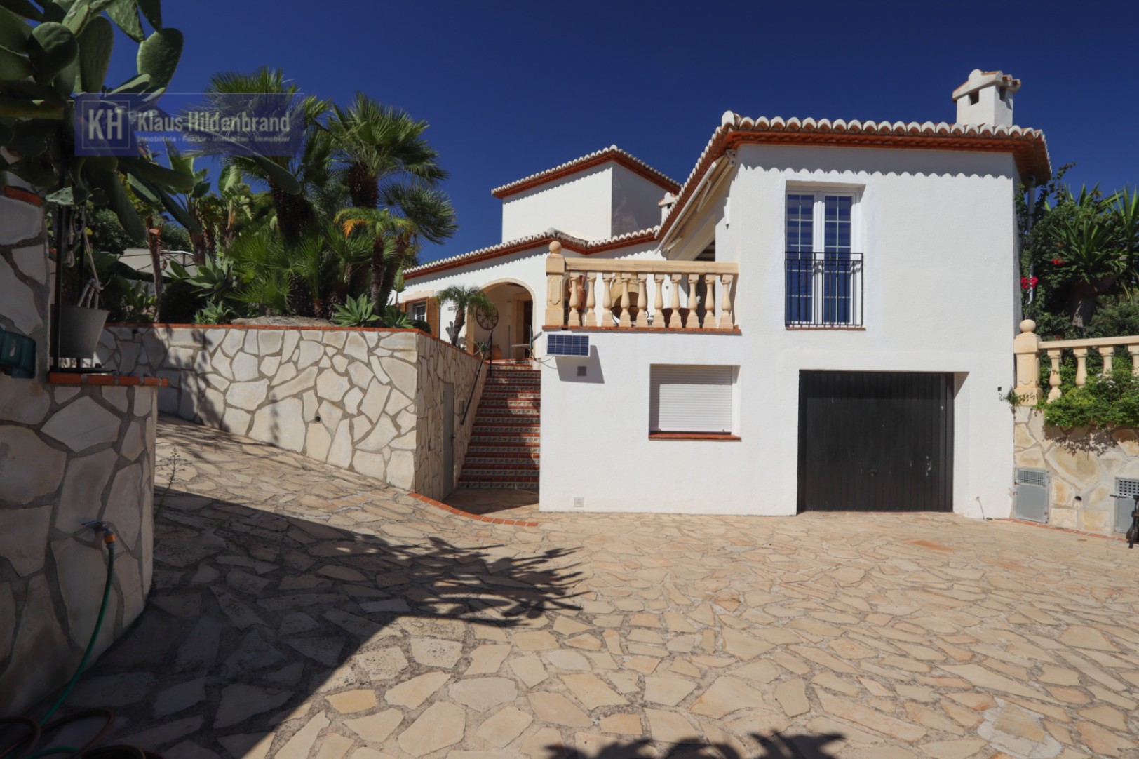 Mediterranean Villa in Adsubia with Lush Garden and Private Pool