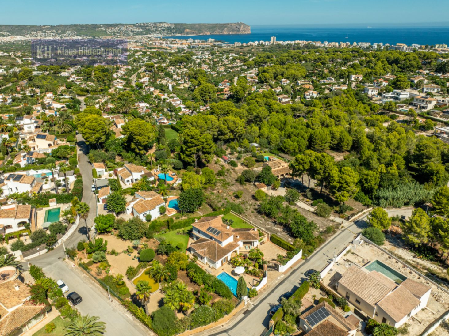 Mediterranean Villa in Adsubia with Lush Garden and Private Pool